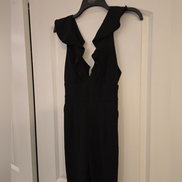 🖤 Lulu's Leilani Black Ruffled Jumpsuit Romper New Years Eve Business Formal - Picture 8 of 14